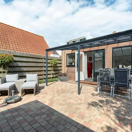 Stuijvezandeweg 7z For 2 Guests Near Centre Callantsoog